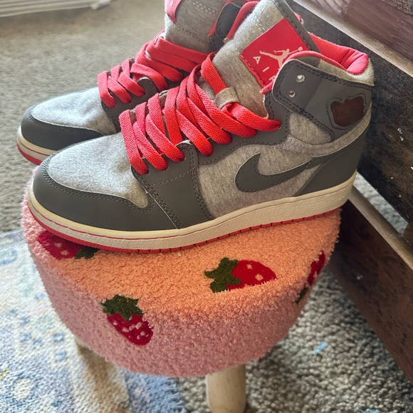 Air Jordans - Picture 2 of 6